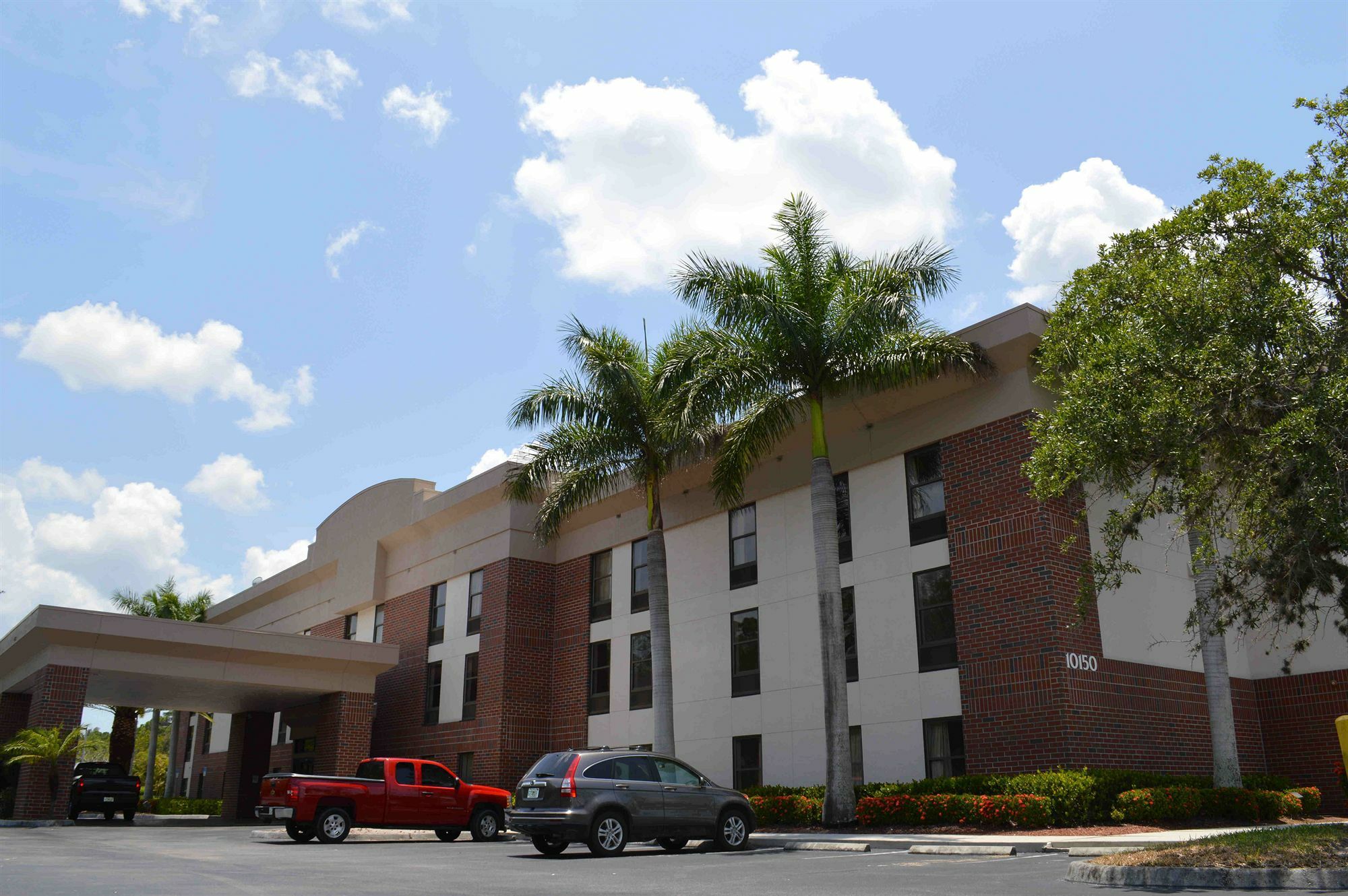 Days Inn & Suites By Wyndham Fort Myers Near Jetblue Park Exteriér fotografie